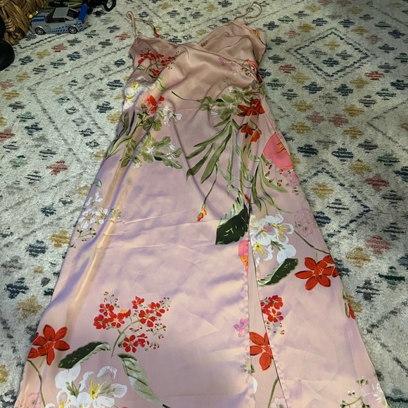 Lulus Dresses & Skirts - Sz Med Lulus Floral Faux Wrap Pleated Side Slit Midi Slip Dress